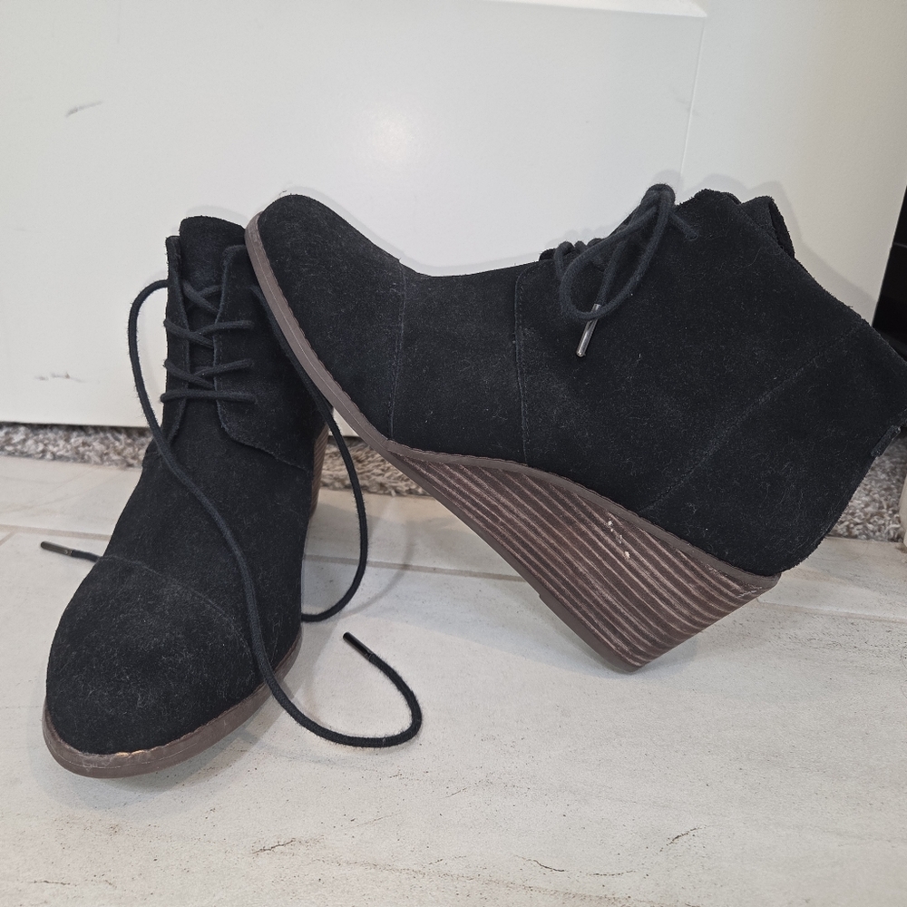 Toms Black Ankle Wedge Booties with Brown Sole